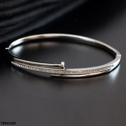Luxury Nail Openable Handcuff - Havenon Store